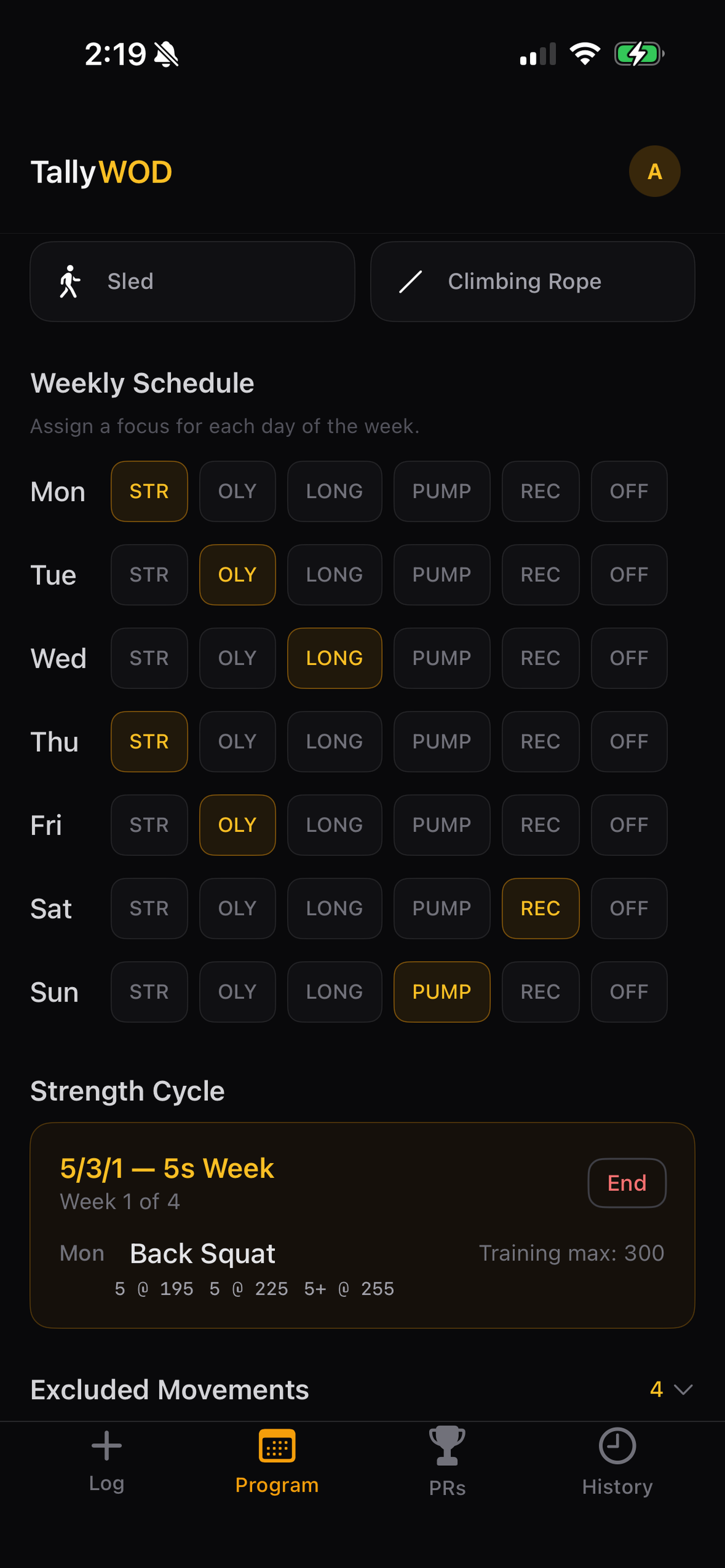 Weekly schedule with daily focus and strength cycle